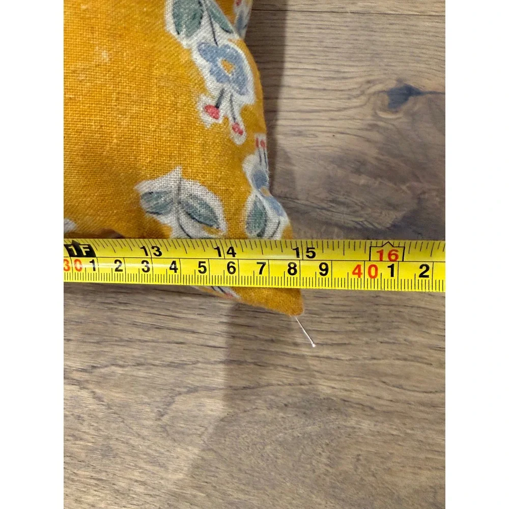 NWT Creative Co-Op Cotton Linen Floral‎ Yellow Embroidered Pig Pillows Set of 2